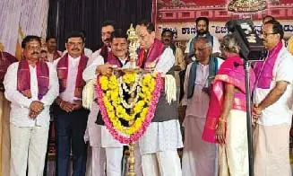 ಮುಲ್ಕಿ ಸಸಿಹಿತ್ಲು ಶ್ರೀ ಭಗವತೀ ದೇವಸ್ಥಾನ : ಬ್ರಹ್ಮಕಲಶೋತ್ಸವದ ಮುಷ್ಠಿಕಾಣಿಕೆ ಸಮರ್ಪಣೆ ಮತ್ತು ವಿಜ್ಞಾಪನಾ ಪತ್ರ ಬಿಡುಗಡೆ