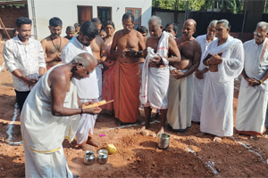 ವಯನಾಡು ಕುಲವನ್ ಪಾಲತೀಯ ತರವಾಡು ಕೋರಿಕಾರು ಮೀಂಜ