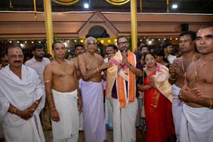 ಅಡ್ಕ ಶ್ರೀ ಭಗವತೀ ಕ್ಷೇತ್ರದಲ್ಲಿ ಕಳಿಯಾಟ ಕಾರ್ಯಕ್ರಮಕ್ಕೆ ಭೇಟಿ ಕೊಟ್ಟು ಶ್ರೀ ದೇವರ ಅನುಗ್ರಹ ಪಡೆದ ಮಂಜೇಶ್ವರದ ವಿಧಾನಸಭಾ ಬಿಜೆಪಿ ಅಭ್ಯರ್ಥಿ ಕೆ.ಸುರೇಂದ್ರನ್